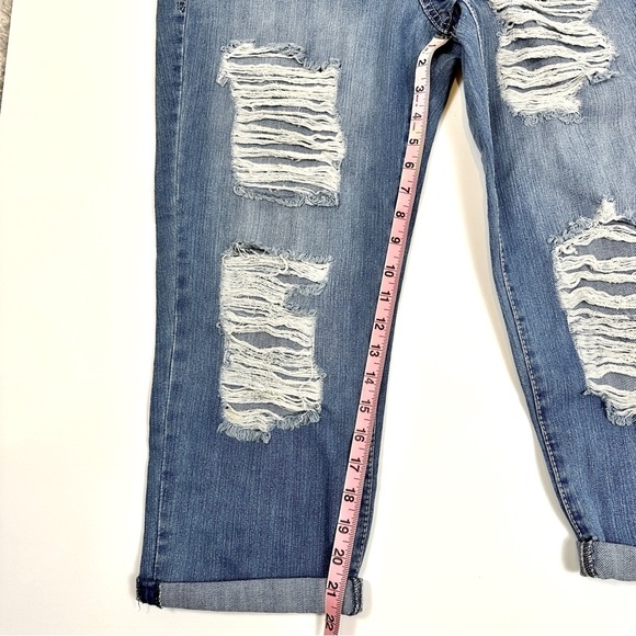 MUDD Women's Blue Distressed Low Rise Cropped Jeans, Size 15 - Picture 11 of 15